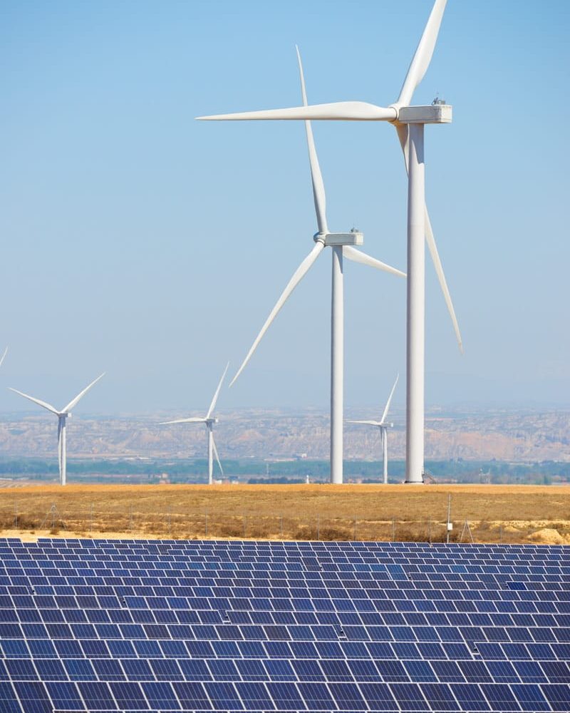 many-solar-panels-for-electric-production-and-wind-2026-03-26-00-15-59-utc (1)